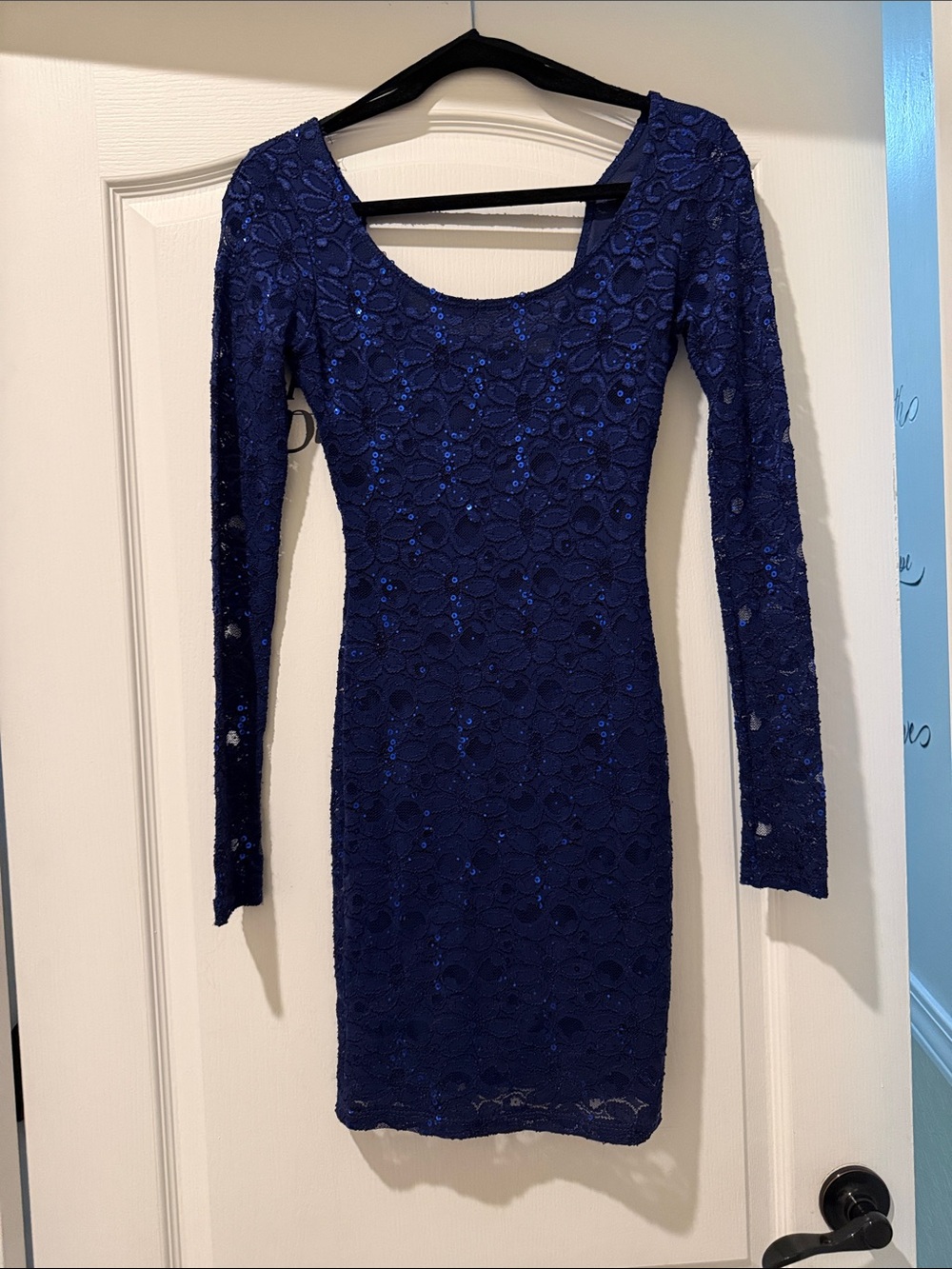 Midnight Blue Lace Long-Sleeve Bodycon Dress